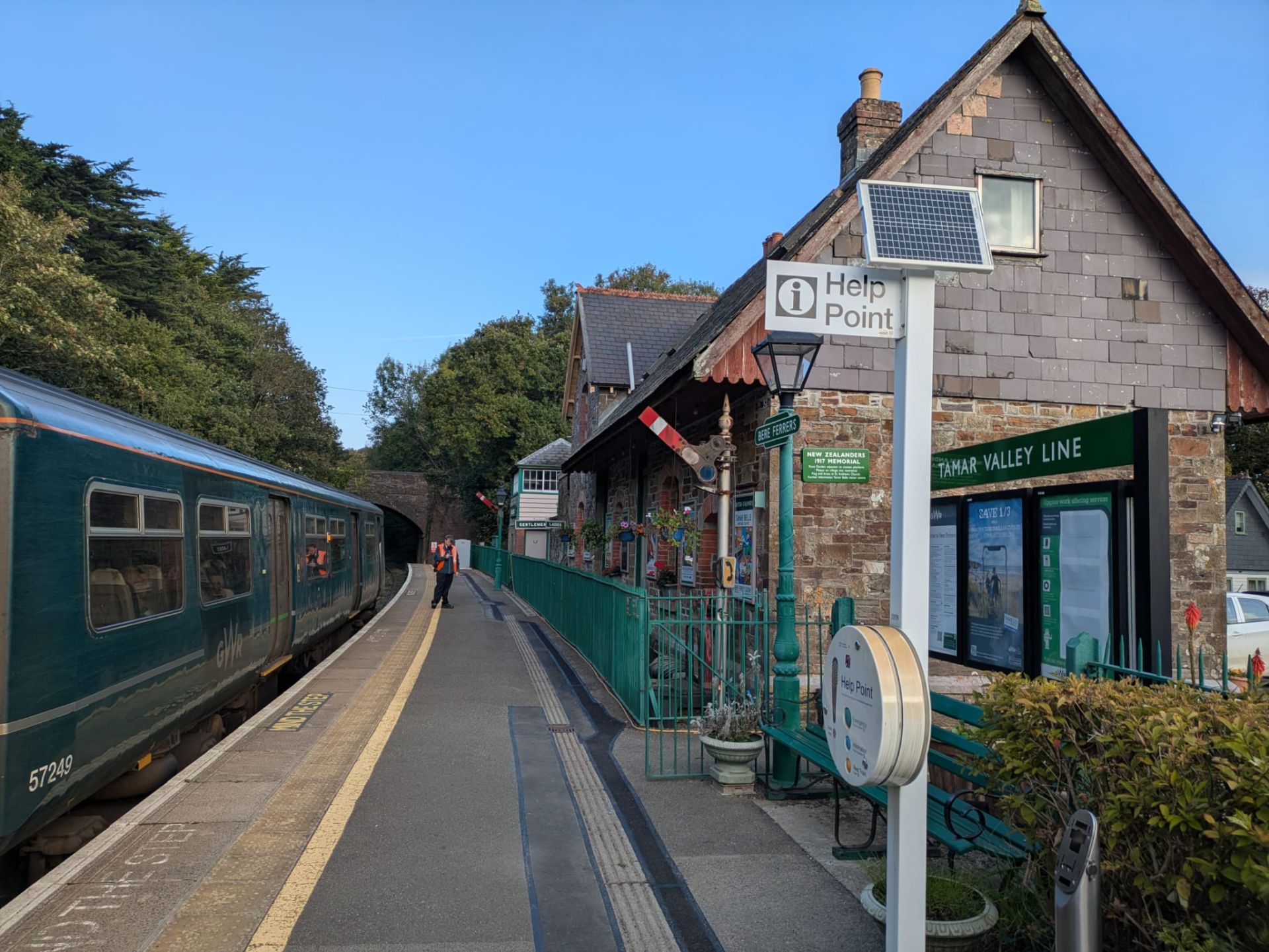 Bere Ferrers station